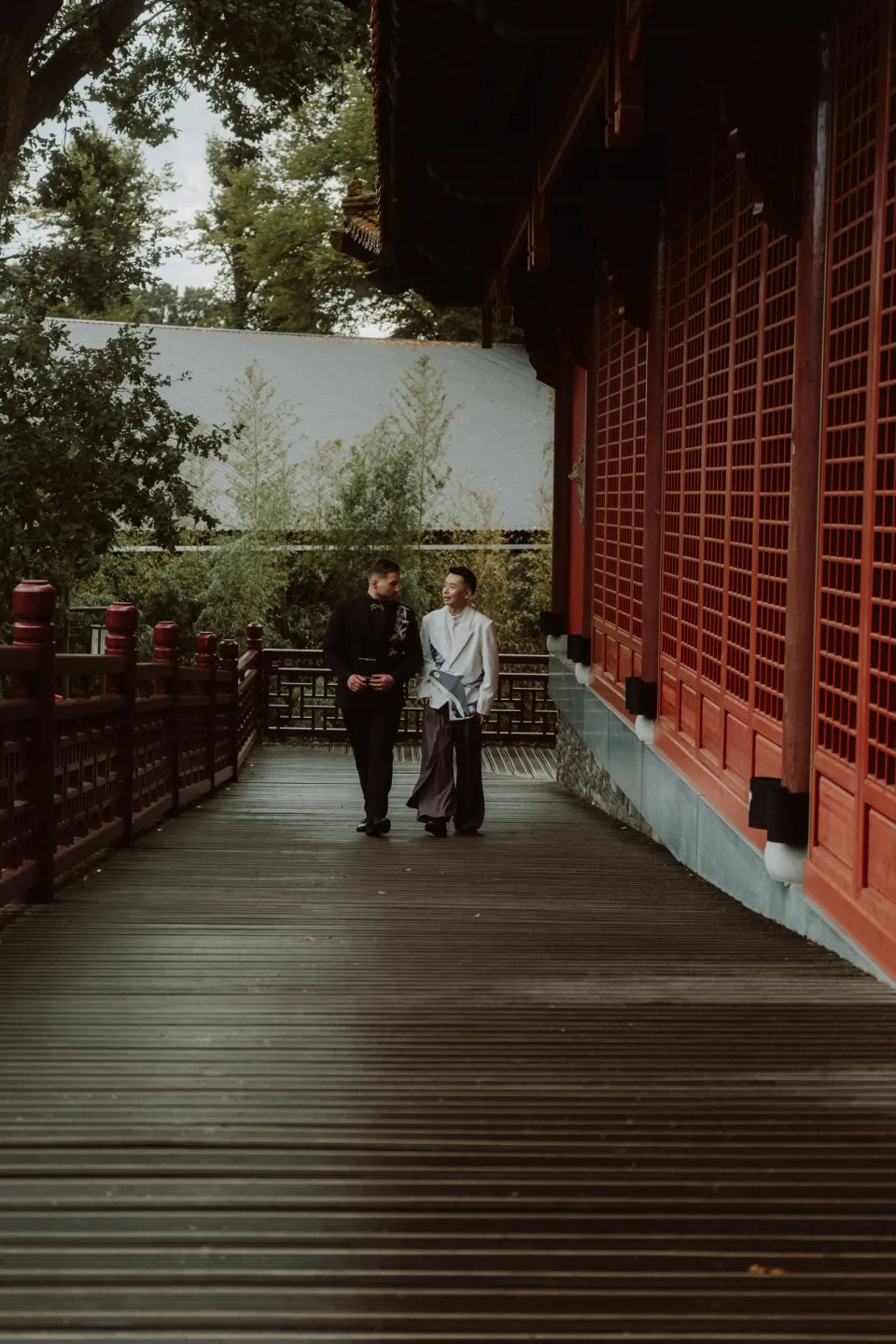 Ricky and Kees walking together toward the giant panda pavilion.